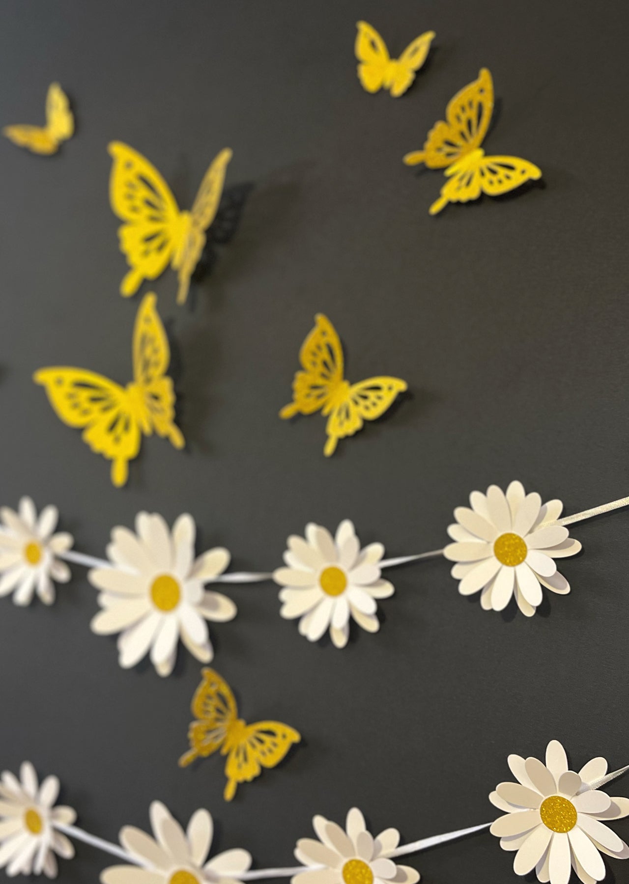 White Daisy Flower, Butterflies and Happy Birthday Paper Party Decor