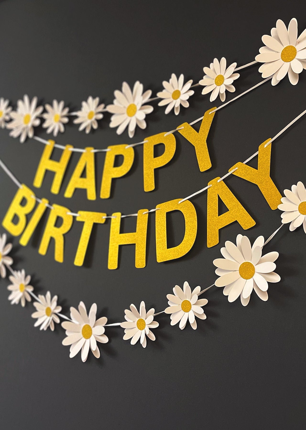 White Daisy and Happy Birthday Paper Party Decor